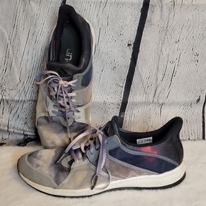 Adidas bounce size 8 gym shoes sneakers